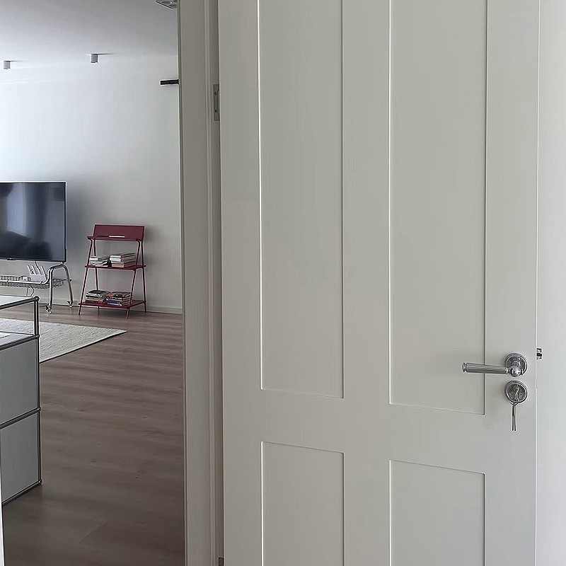 Pivot Entry White Topcoat Shaker Door suppliers