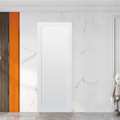 Einstök pallborð með hvítri grunnhurð